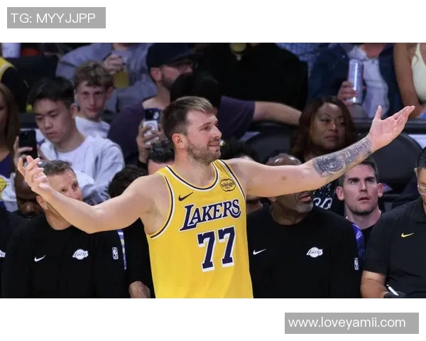 东契奇狂轰45分难救主 湖人负雄鹿