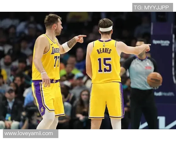 卢卡腿部疼痛传闻引争议，湖人记者质疑消息真实性